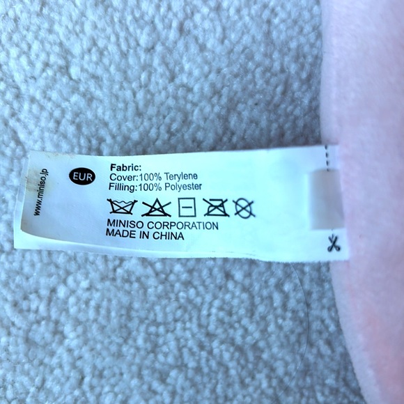 Travel neck pillow and eye cover - Picture 5 of 5